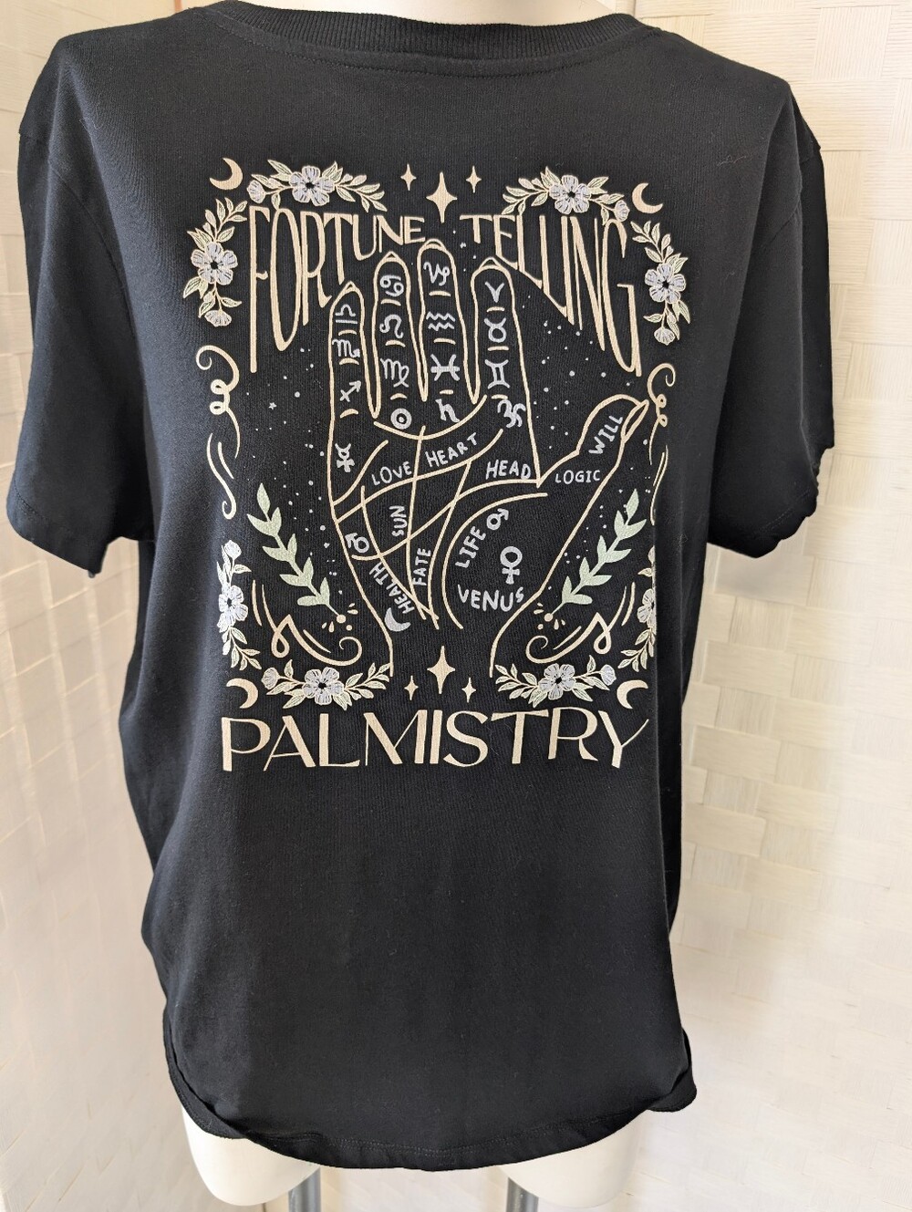 TORRID  T-shirt Fortune Telling Graphic  Black  Cream Light Green Print